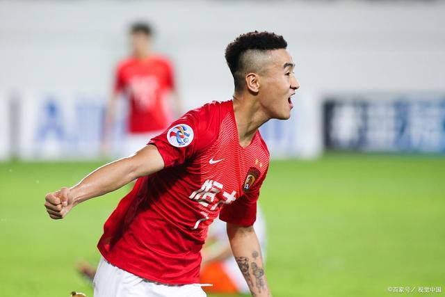 全场比赛结束，吉达联合2-1阿尔马雷克，提前出线。